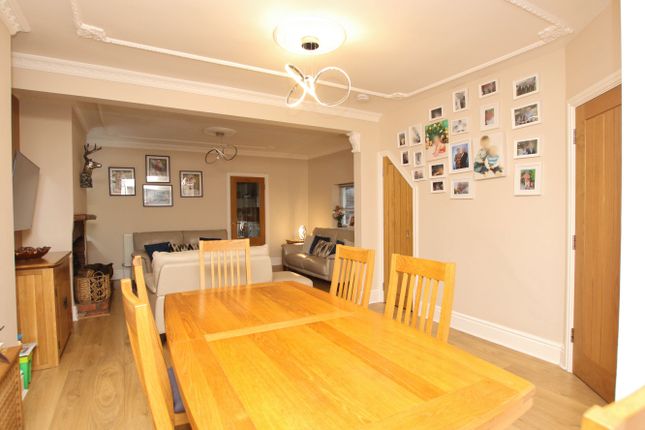 27, Oak Street, Gilfach-Goch photo 3