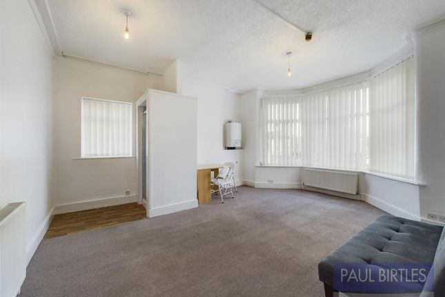 Flat 8, 99, Flixton Road, Manchester photo 2