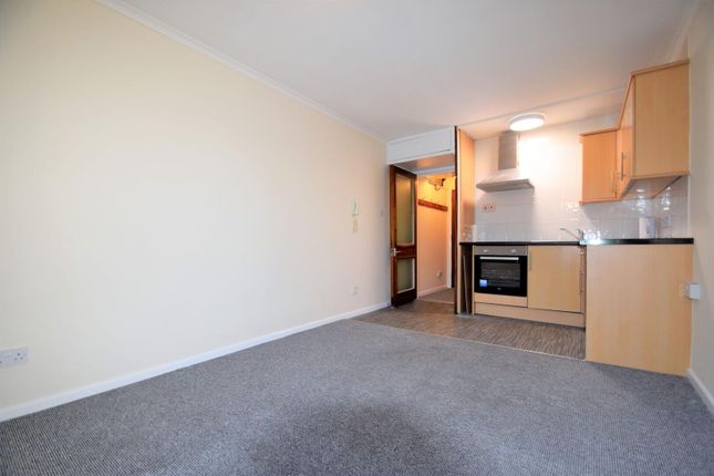 Flat 12 St James Court, 52 Lugley Street, Newport photo 4