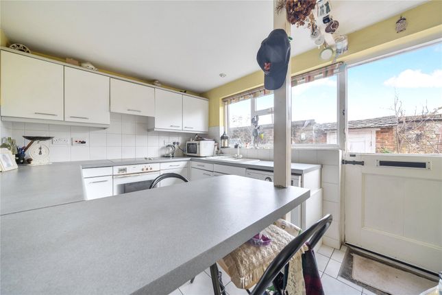 18, Petworth Road, Surrey photo 4