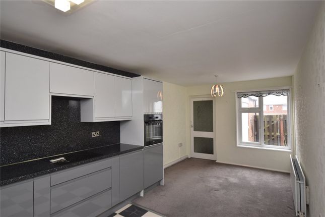 13, Chapel Lane, Oldham photo 4