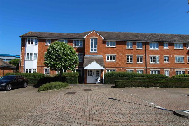 Flat to rent in Sigrist Square, Kingston Upon Thames