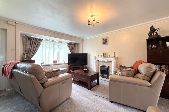 4 Meadow Close, Aberdare photo 3