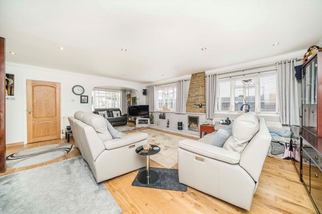 145A, Gilders Road, Chessington photo 2