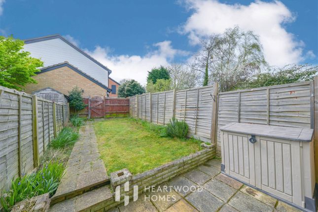 Terraced house for sale in Craiglands, St. Albans