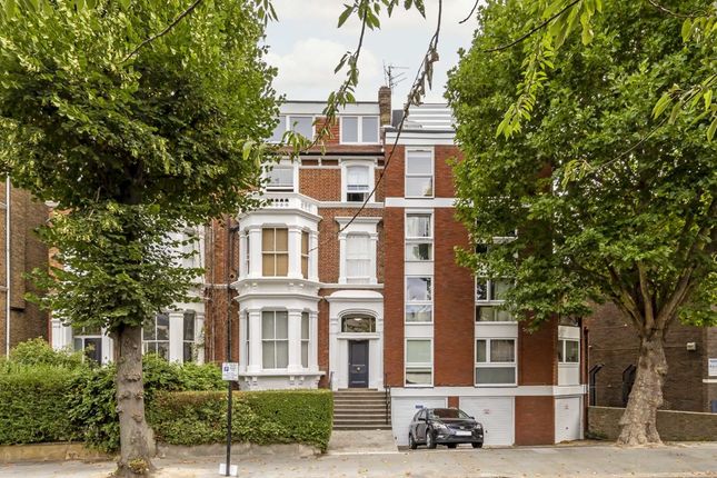 Flat to rent in St. Quintin Avenue, London