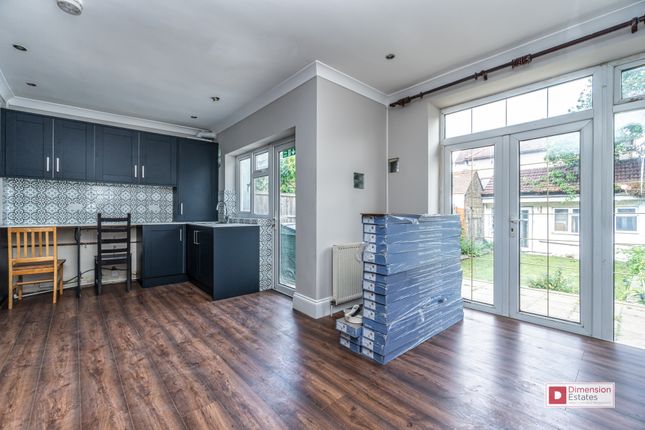 90, Cranbrook Rise, Redbridge photo 4