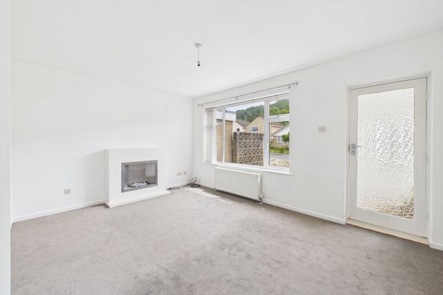 10, Five Trees Avenue, Sheffield photo 4