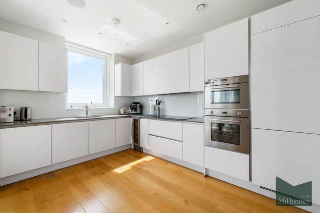 Flat 97, Northway House, London photo 4