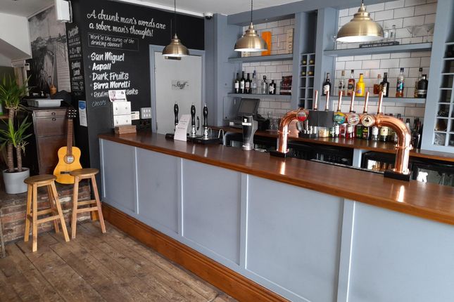 Thumbnail Pub/bar for sale in Restaurants DN18, North Lincolnshire