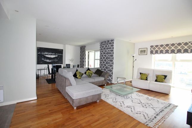 Thumbnail Flat to rent in Park View, Park Plaza Greyfriars Road, Cardiff