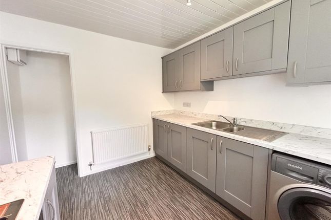 17, Godly Close, Sowerby Bridge photo 5