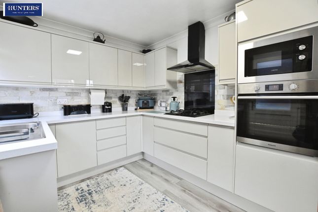 12, Hillfoot Drive, Scunthorpe photo 2
