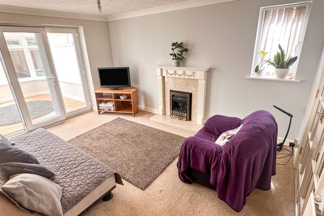 33, Orchard Close, Boulton Moor photo 2