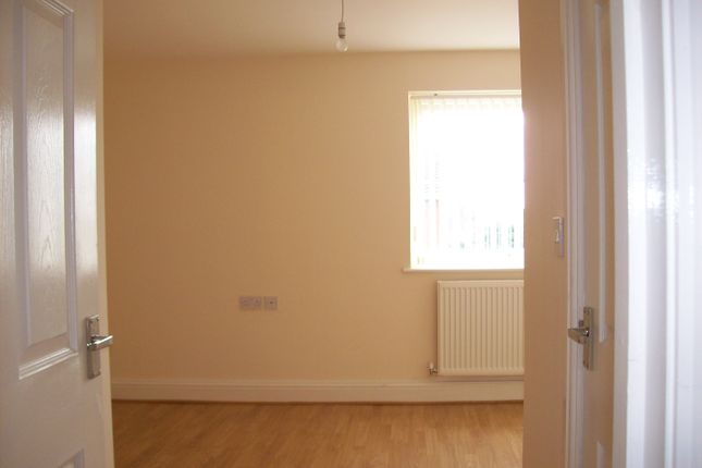 Flat to rent in The Green, Lodge Lane, Saughall