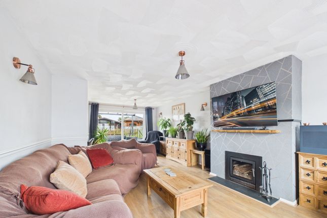 27, Highwood Park, Dobwalls photo 2