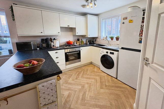 12, Rufford Grove, Mexborough photo 4