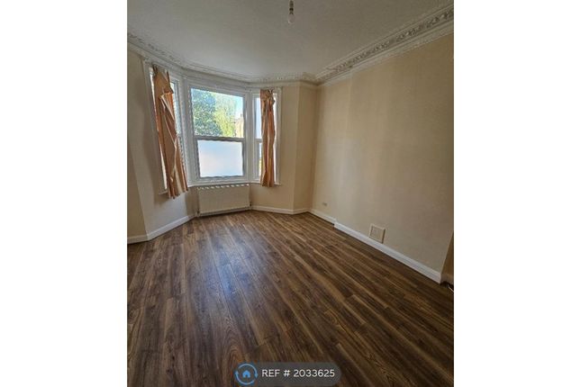 Thumbnail Room to rent in Lambert Road, London