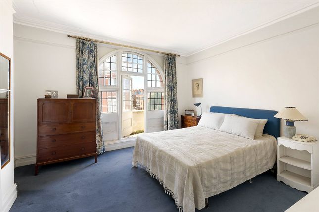 Flat for sale in Sloane Gate Mansions, D'oyle Street, London