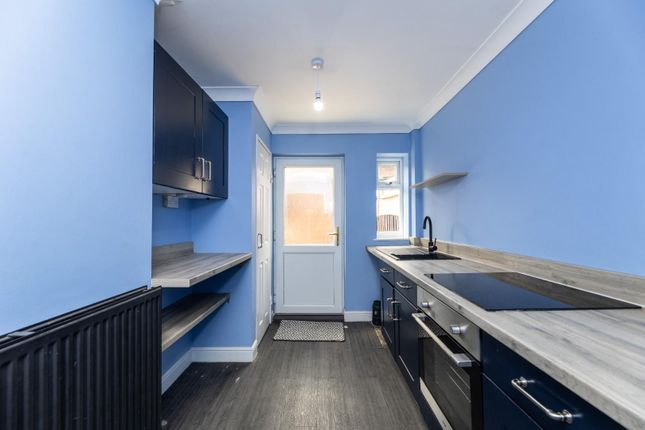 33, Ambleside Road, West Yorkshire photo 3