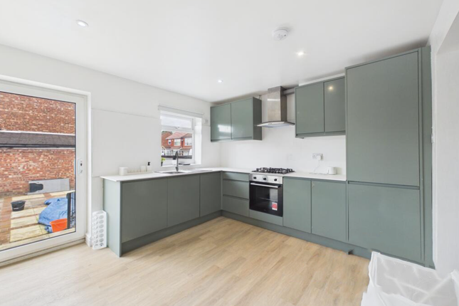 27, Corringham Road, Manchester photo 3