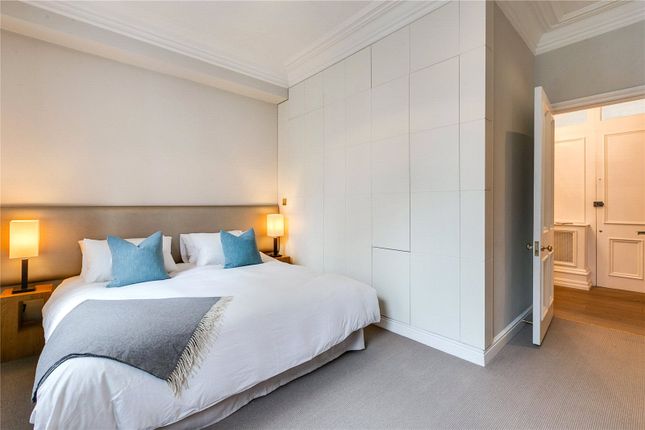 Flat to rent in Park Mansions, London