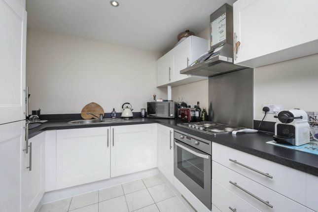 Thumbnail Flat to rent in Lawrie House, Wimbledon, London