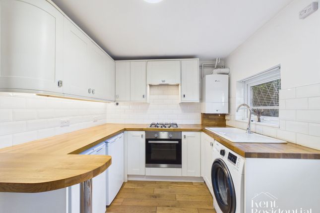 6 Weavering Cottages Ashford Road, Maidstone photo 4