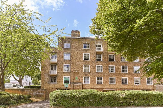 12 Wood Field, Parkhill Road, London photo 2