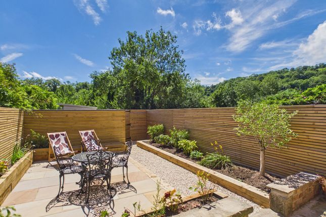6 Rockvale Villas - Bedroom 1, Matlock photo 3
