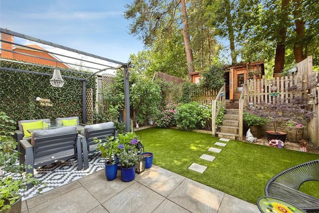 28, White Wood Vale, Camberley photo 2