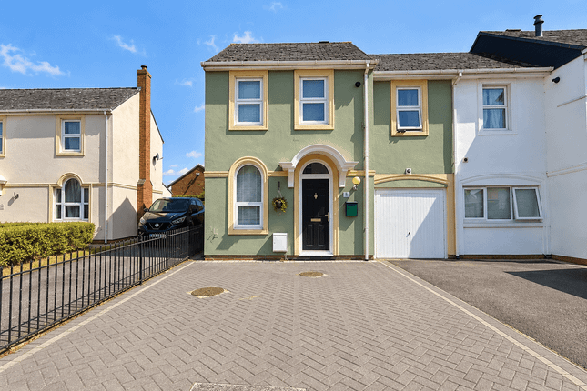 3-bed terraced on 8, The Comfrey, AYLESBURY, £380,000