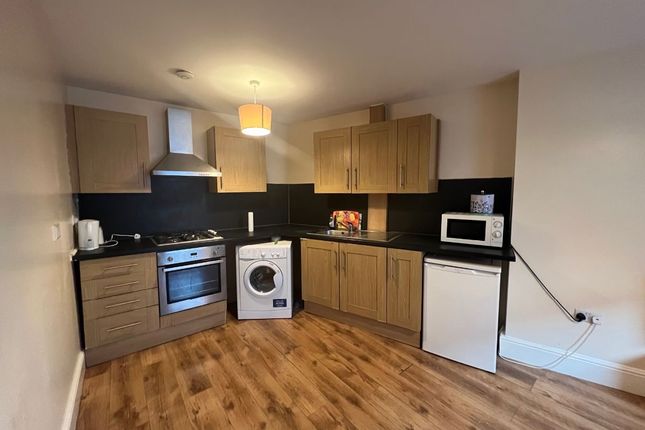 Flat 5, 144 Drummond Street, London photo 3