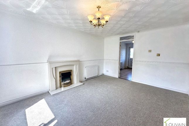 31 Cefn Glas, Tredegar photo 2