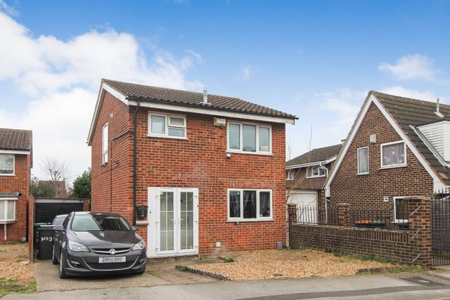 3-bed house on 3 Ringwood Close, Bedford, £1,200/mo