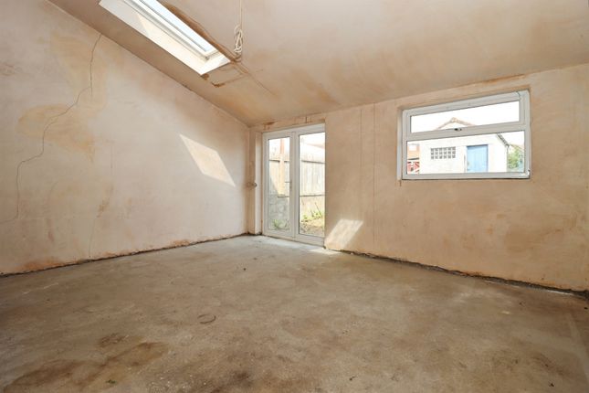 25, Newent Avenue, Bristol photo 4