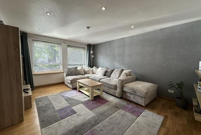 25 Grampian Gardens, Aberdeen photo 3