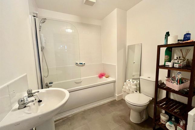 Flat for sale in The Stephenson, North Side, Gateshead