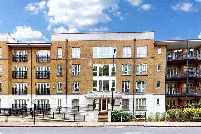 Thumbnail Flat to rent in St George's Way, Peckham, London