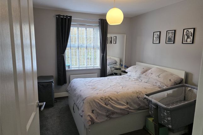 SNG SO, 42, Hills Way, Tadley photo 4