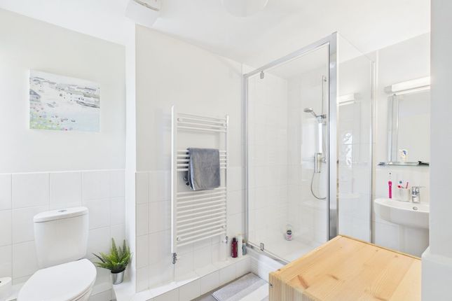 Flat 2, 77, Queensway, Hayle photo 4