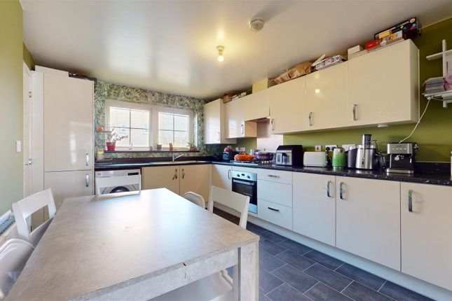 18, Bridgewater Close, Milton Keynes photo 5