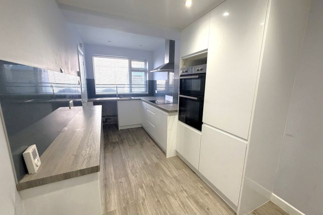 29, Longstone Road, Eastbourne photo 3