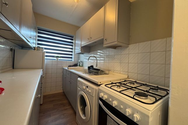 12 Harley Court, Blake Hall Road, London photo 5