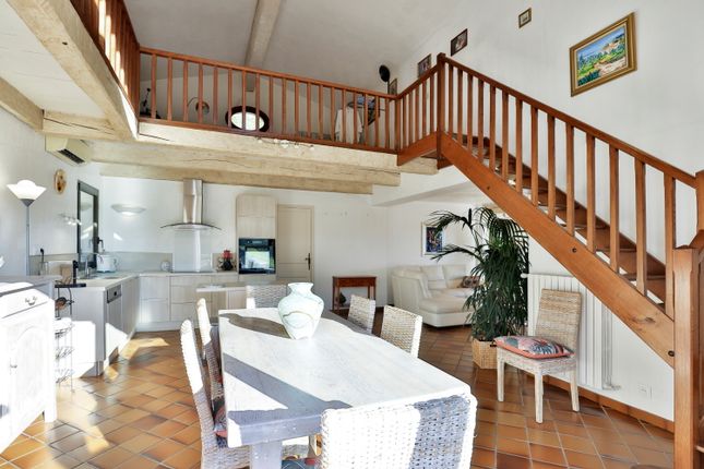Villa for sale in Gattieres, Nice, France, French Riviera, France