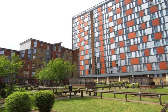 Thumbnail Flat for sale in London Road, Croydon
