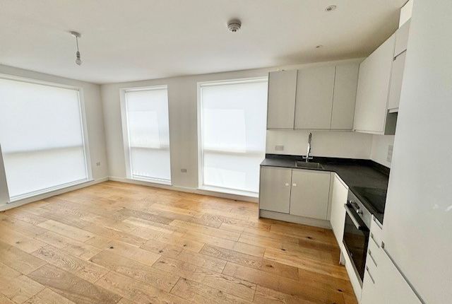 Flat 410, Basildon photo 2