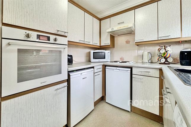 Flat 20, Warner Court,, Yorktown Road, Sandhurst photo 5