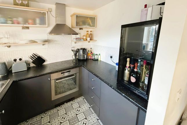 3, Pipkin Close, Cardiff photo 2