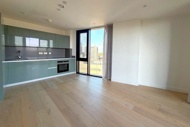 Harrington Place, Woking photo 3